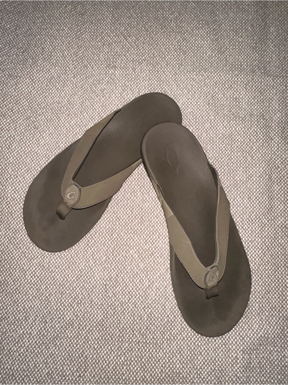 OluKai Olive Flip Flops for Men - Dark Green Thong Sandals